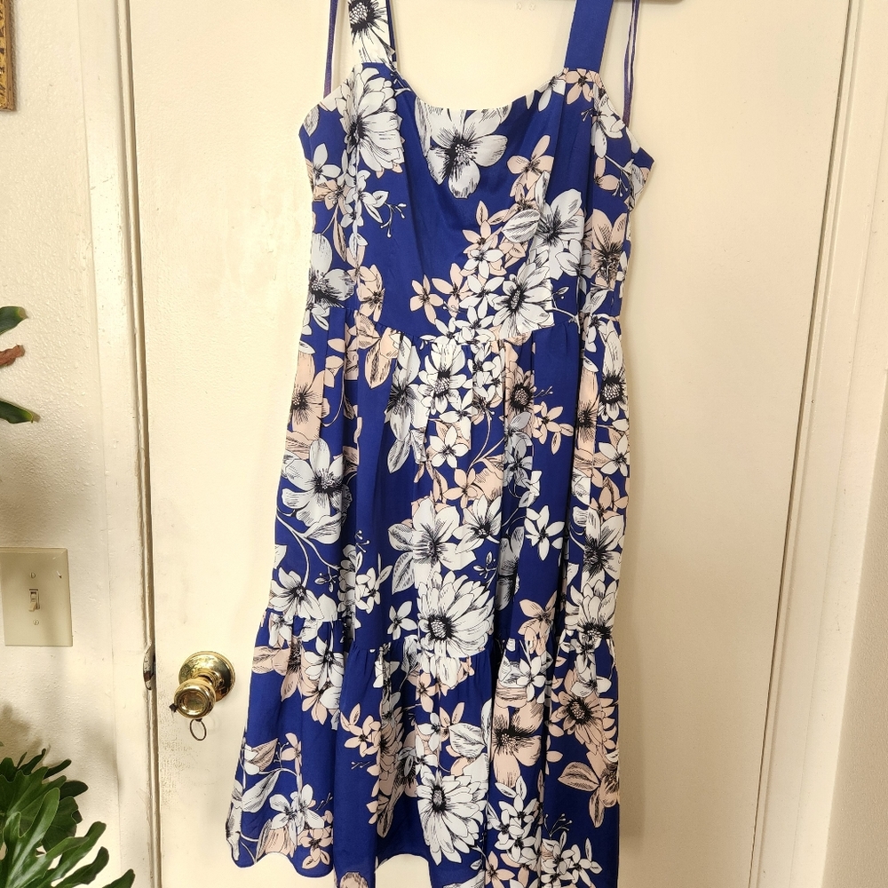 Sleeveless Eliza J Midi dress